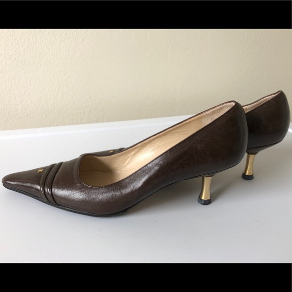 Chanel Brown Pump - Picture 2 of 4